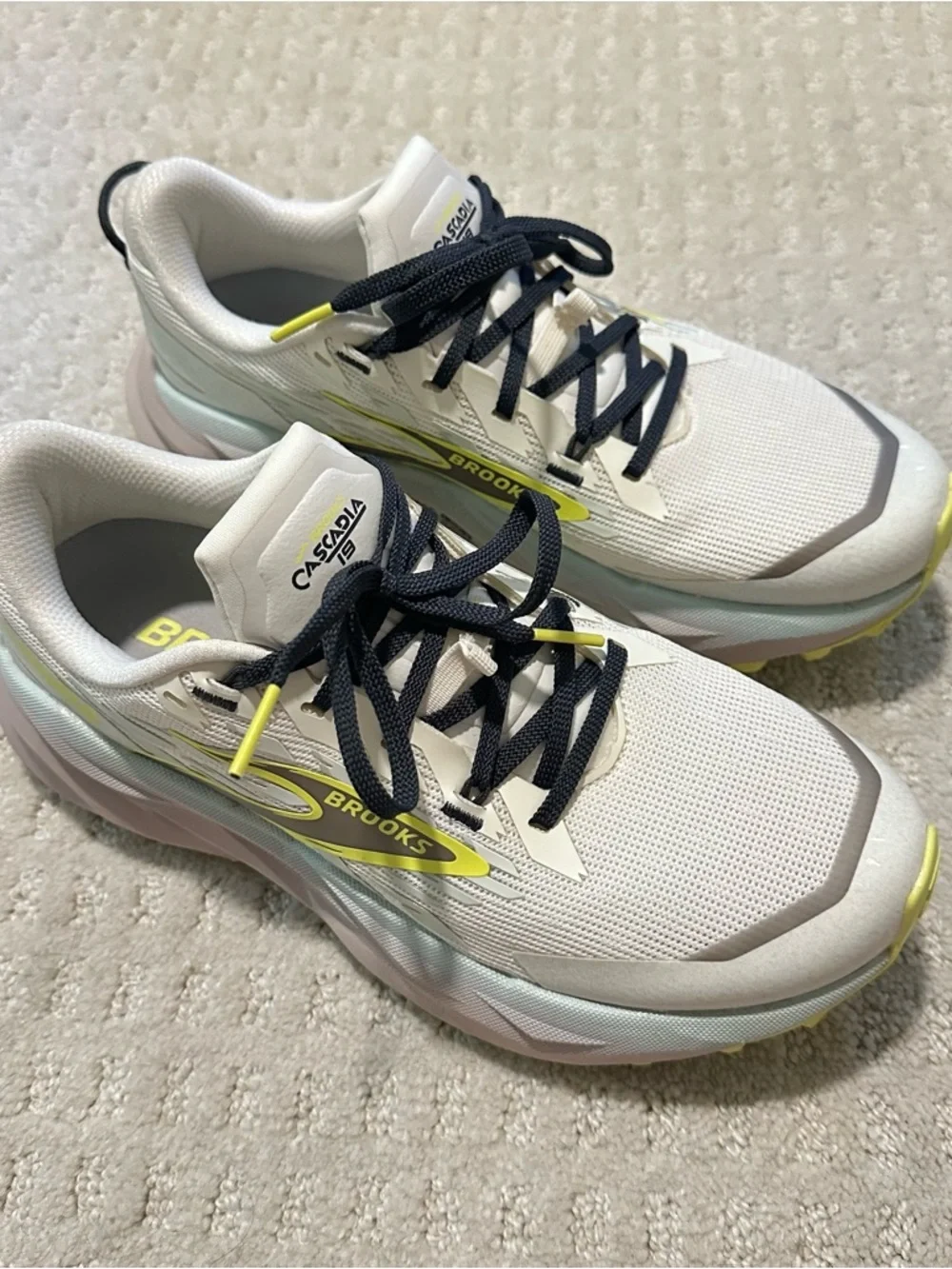 BROOKS Cascadia 19 Trail Running Shoes